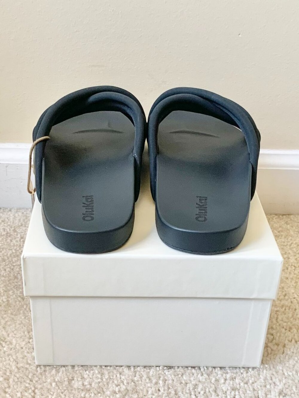 NWT Olukai Ani Black Water Resistant Crisscross Slide Sandals, Size 9 - Picture 8 of 11